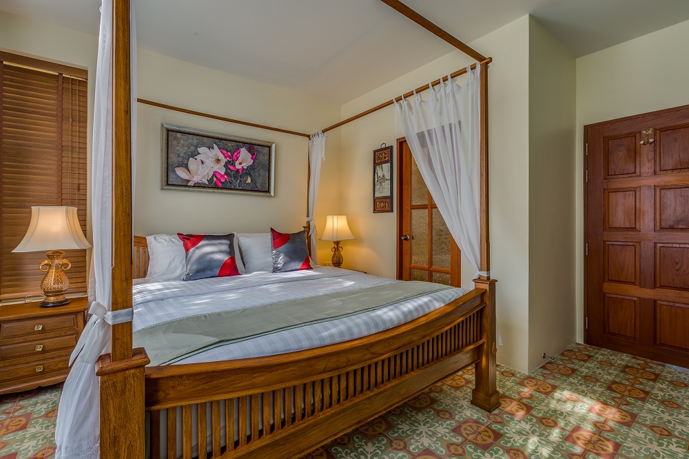 06-Hotel-Room-D