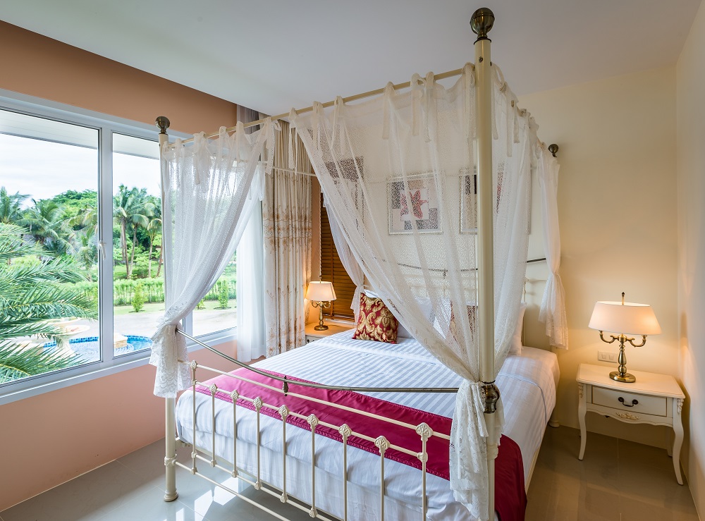 10-Hotel-Room-H