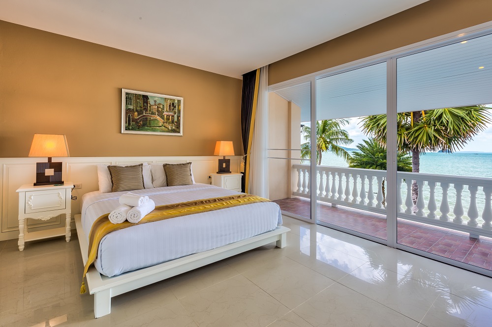 11-Hotel-Room-I