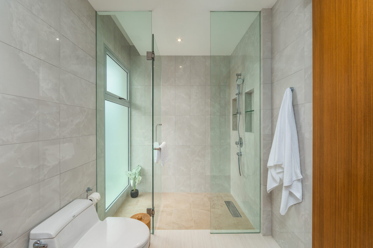 34 bathroom. 34 bathroom.