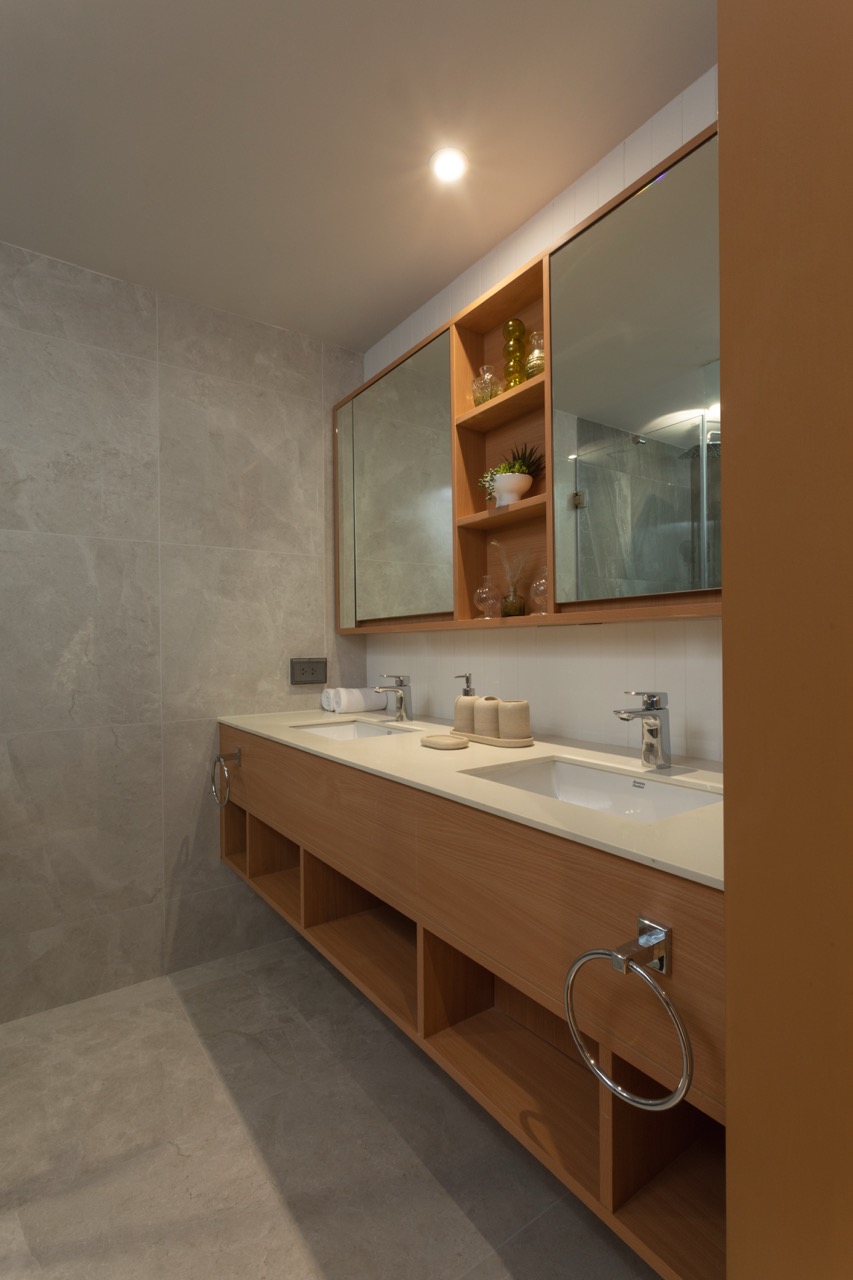 8M8A3002 Large 8M8A3002 Large